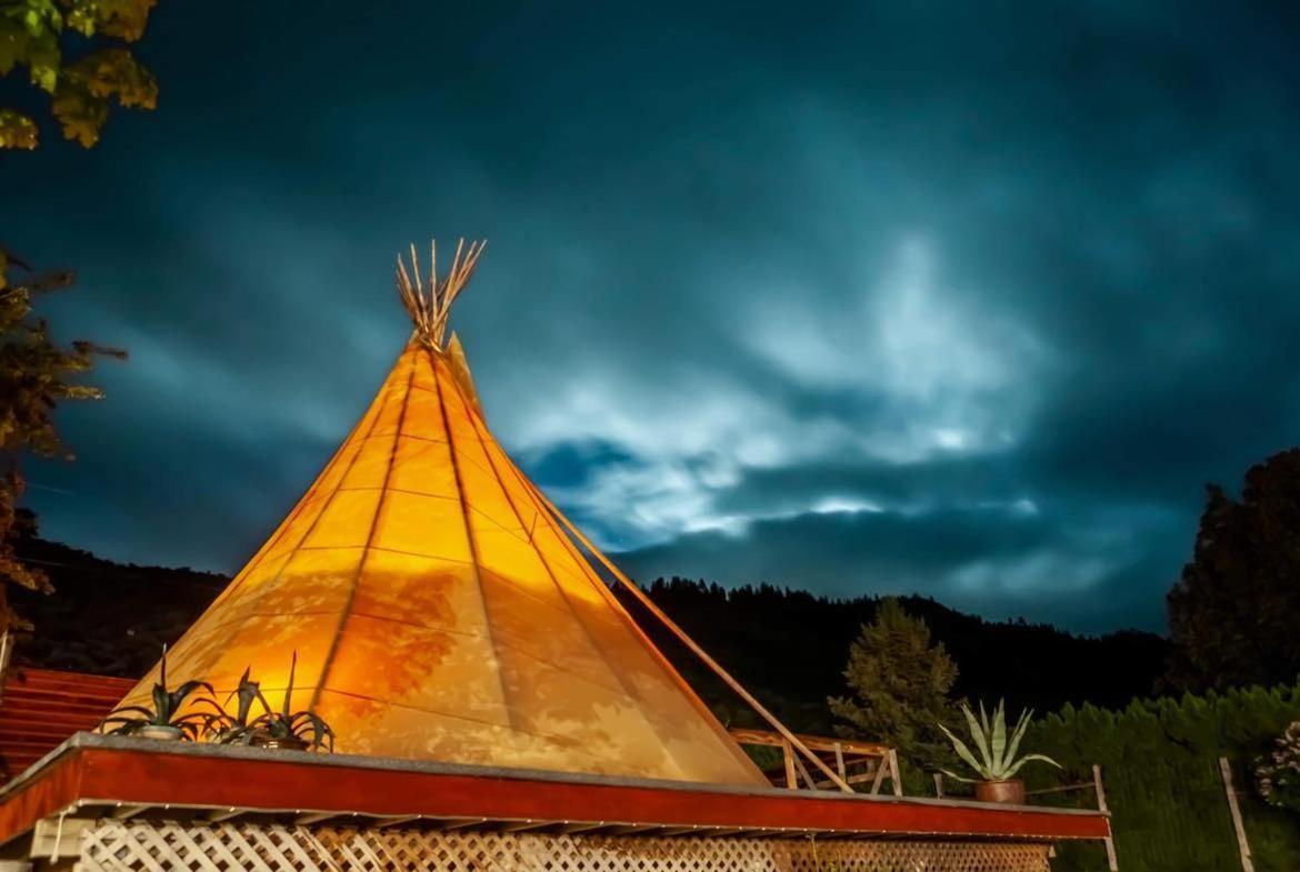 Similkameen Wild Resort & Winery Retreat Osoyoos Ngoại thất bức ảnh
